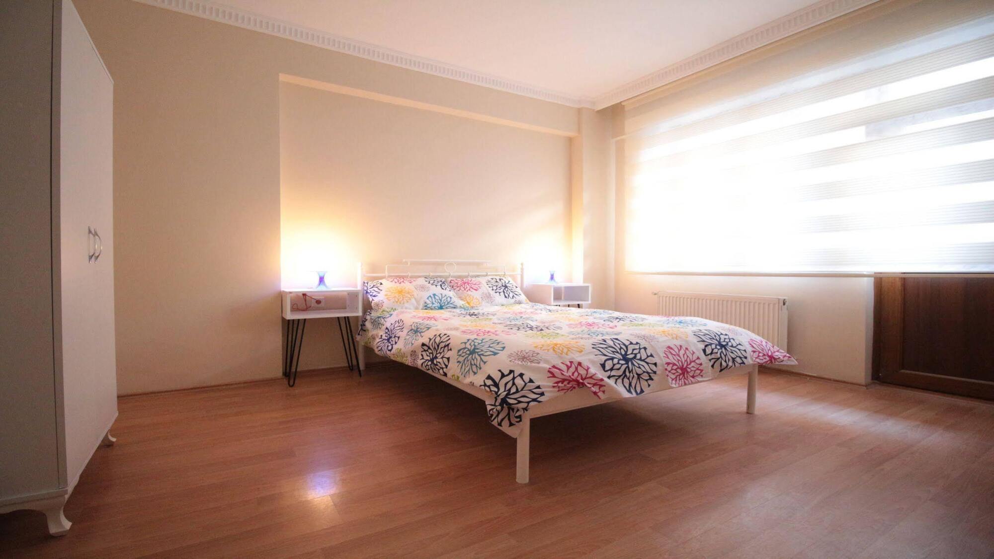 Deeps Hostel *